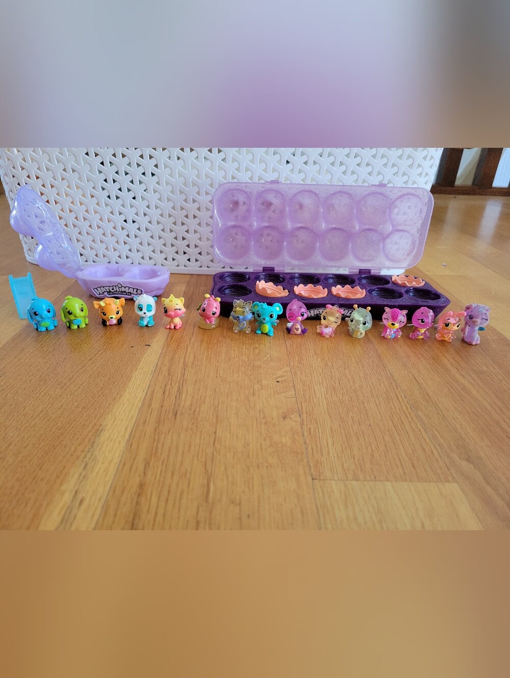 Hatchimals Mini Figures bundle with Case